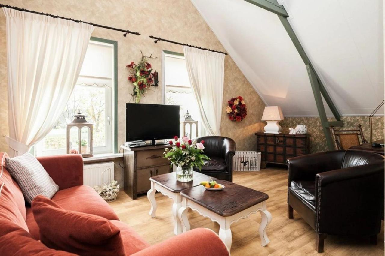 Bed and Breakfast Bij Aquamarijn Stieltjeskanaal Camera foto